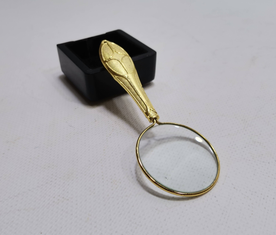 TUTMACI ALTIN KAPLAMA VE KABARTMA İŞÇİLİKLİ ANTİKA BÜYÜTEÇ