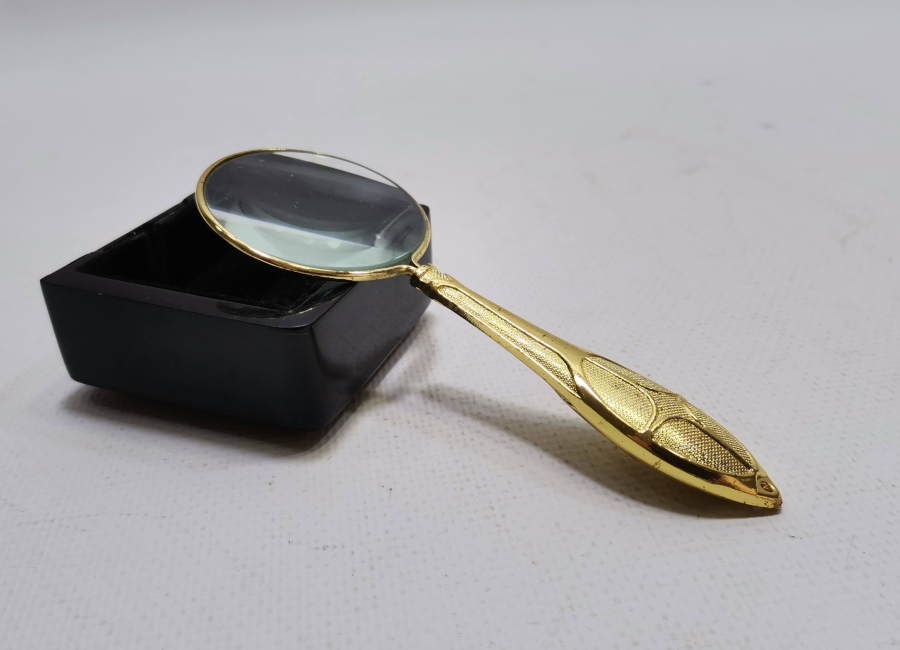 TUTMACI ALTIN KAPLAMA VE KABARTMA İŞÇİLİKLİ ANTİKA BÜYÜTEÇ