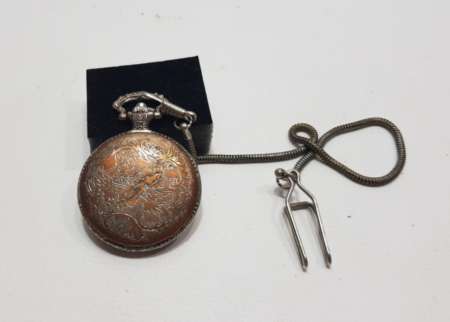 YAKIN DÖNEM NOSTALJİK PİLLİ CEP SAATİ