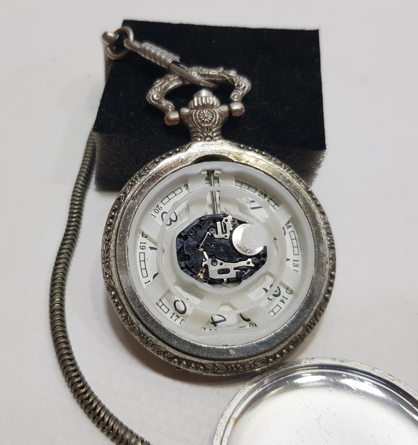 YAKIN DÖNEM NOSTALJİK PİLLİ CEP SAATİ