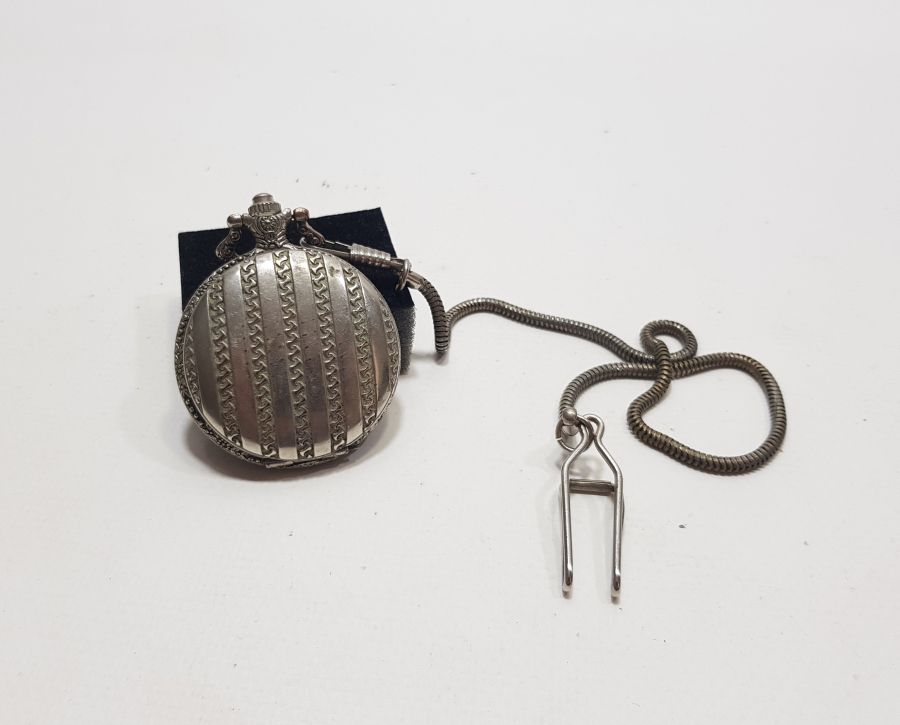 YAKIN DÖNEM NOSTALJİK PİLLİ CEP SAATİ