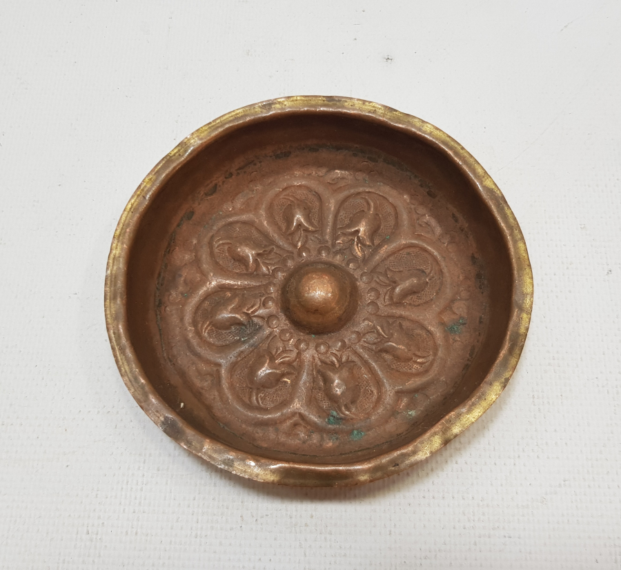 ÜZERİ LALE MOTİFLİ VE ALTIN VERMEYLİ BEBEK KIRKLIK TASI