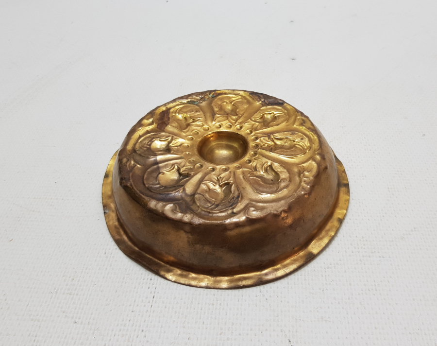 ÜZERİ LALE MOTİFLİ VE ALTIN VERMEYLİ BEBEK KIRKLIK TASI