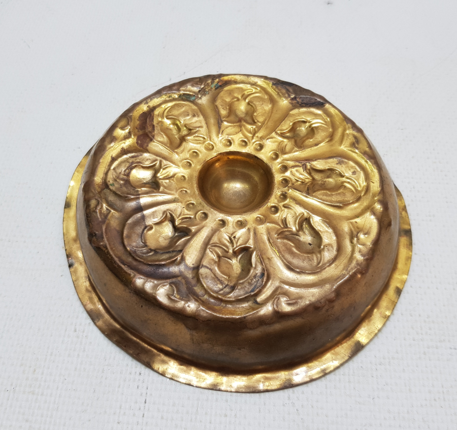 ÜZERİ LALE MOTİFLİ VE ALTIN VERMEYLİ BEBEK KIRKLIK TASI