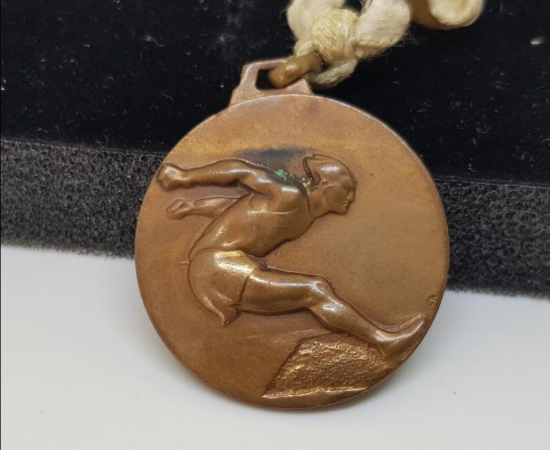 1957 TÜRKİYE UZUN ATLAMA BİRİNCİLİĞİ MADALYASI