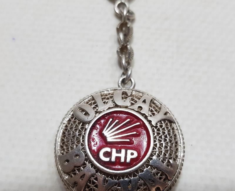 DENİZ BAYKAL & OLCAY BAYKAL & CHP KONULU GÜMÜŞ ANAHTARLIK