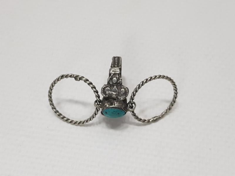 OSMANLI DÖNEMİ TURKUAZ TAŞLI FARKLI FORMDA GÜMÜŞ YÜZÜK
