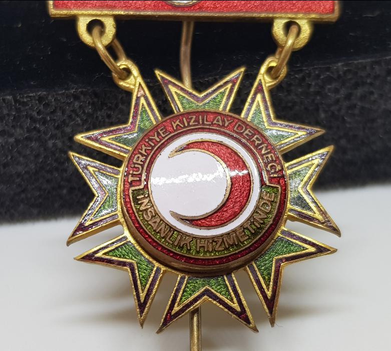 TÜRKİYE KIZILAY DERNEĞİ İNSANLIK HİZMETİNDE MİNELİ NİŞAN ROZET