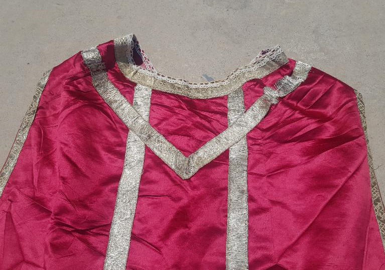 OSMANLI DÖNEMİ RUM İŞİ İPEK PAPAZ ELBİSESİ