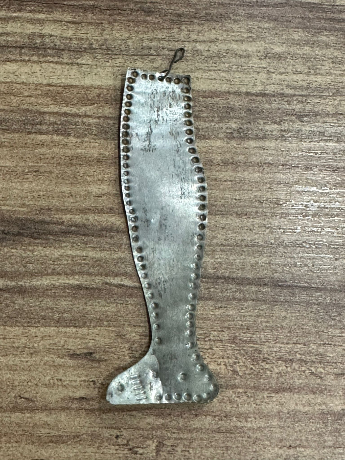 OSMANLI DÖNEMİ RUM İŞİ AYAK FORMLU GÜMÜŞ İKONA ADAKLIĞI