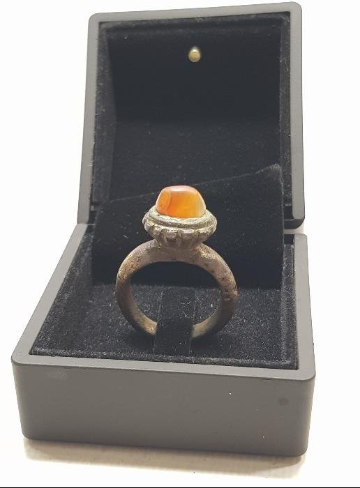 SÜLEYMANİYE AKİĞİNDEN MAMUL SÜMBÜLLÜ TARİKATINA AİT DERVİŞ YÜZÜĞÜ