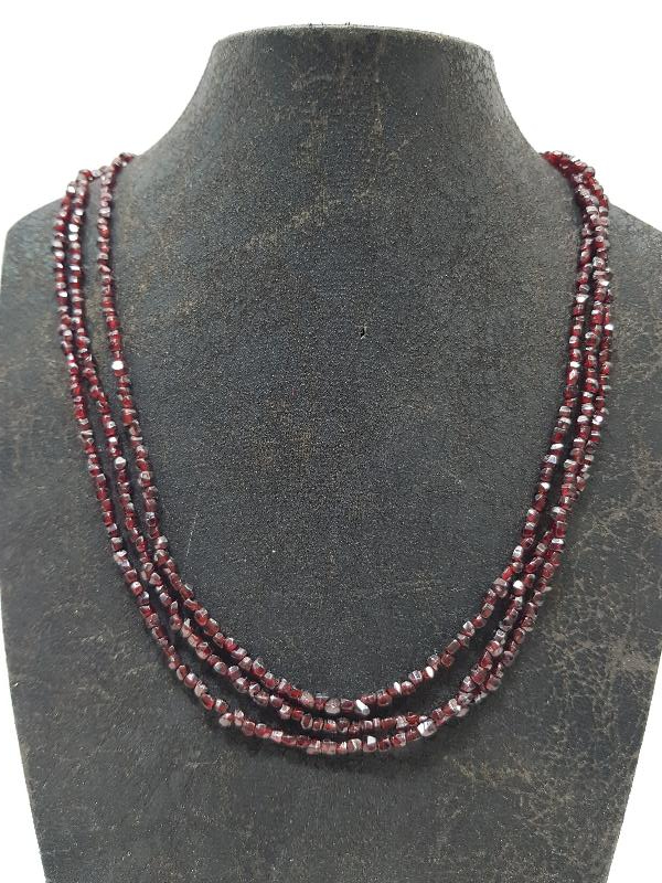 ANTİKA LAL TAŞI GERDANLIK