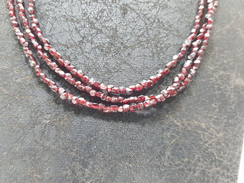 ANTİKA LAL TAŞI GERDANLIK