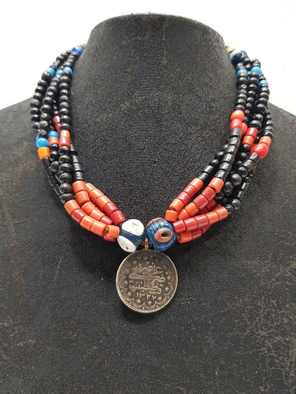 OSMANLI GÜMÜŞ PARALI MERCAN TAŞLI GERDANLIK