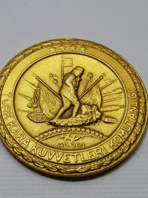 TÜRK KARA KUVVETLERİ KOMUTANLIĞI MADALYA