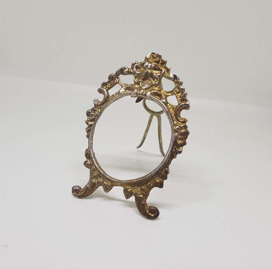 ANTİKA GÜMÜŞ FOTOĞRAF ÇERÇEVESİ