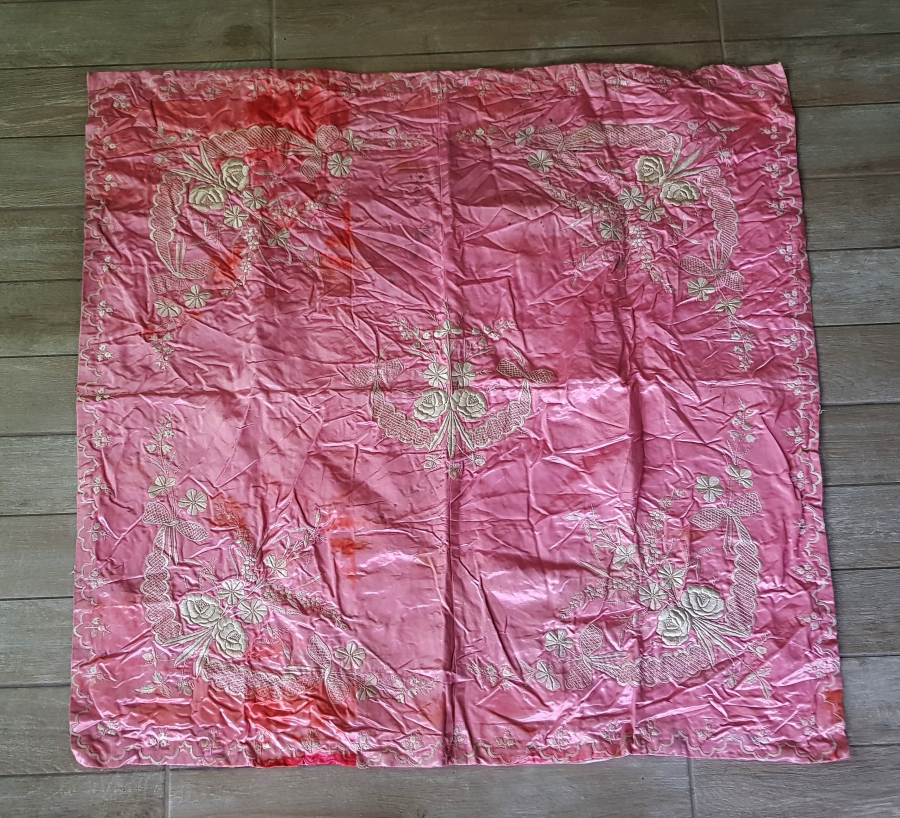 OSMANLI DÖNEMİ İPEK İŞLEMELİ BOHÇA