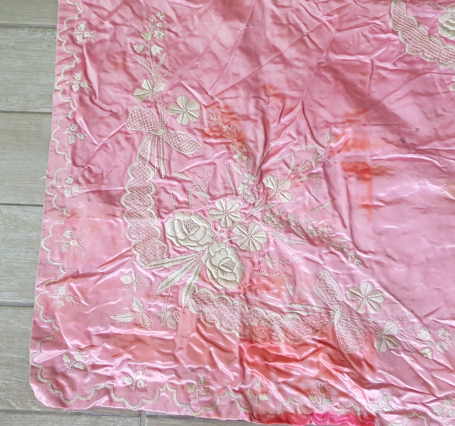 OSMANLI DÖNEMİ İPEK İŞLEMELİ BOHÇA