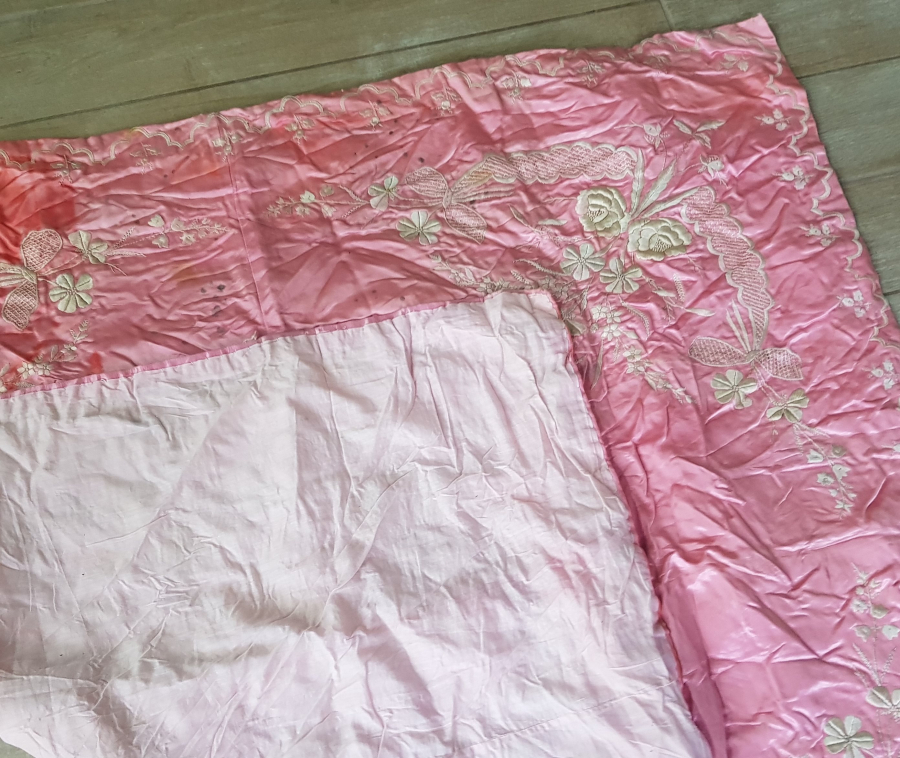 OSMANLI DÖNEMİ İPEK İŞLEMELİ BOHÇA