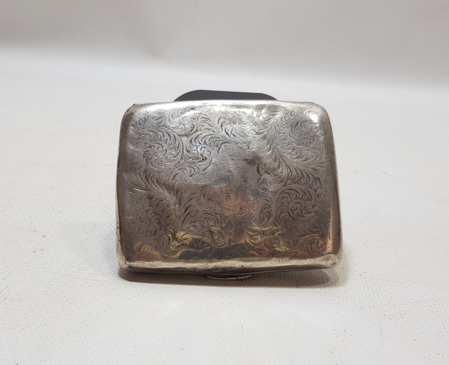 ÜZERİ KALEM İŞÇİLİKLİ ANTİKA GÜMÜŞ SİGARA TABAKASI