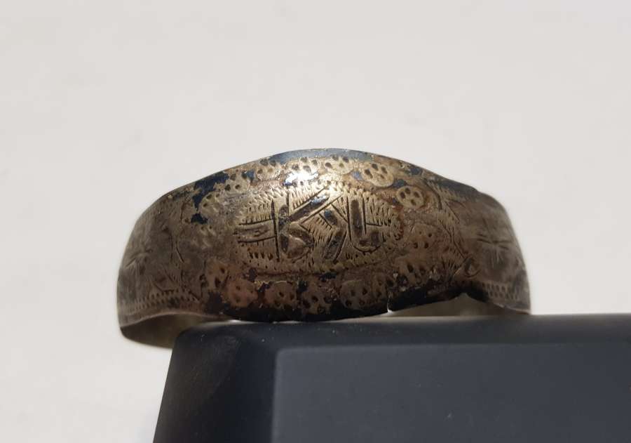 ÜZERİNDE OSMANLICA YADİGAR YAZILI OSMANLI DÖNEMİ SAVATLI GÜMÜŞ BİLEZİK