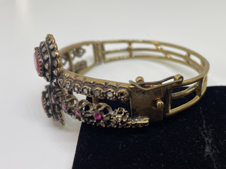 ELMAS TAŞLARLA SÜSLÜ ÖZEL YAPIM BİLEZİK