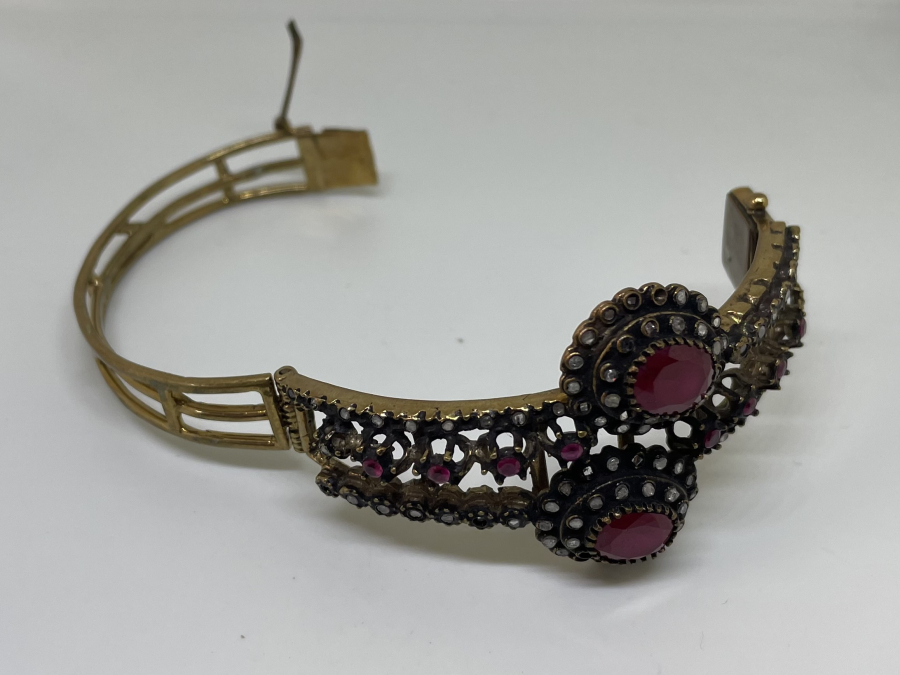 ELMAS TAŞLARLA SÜSLÜ ÖZEL YAPIM BİLEZİK