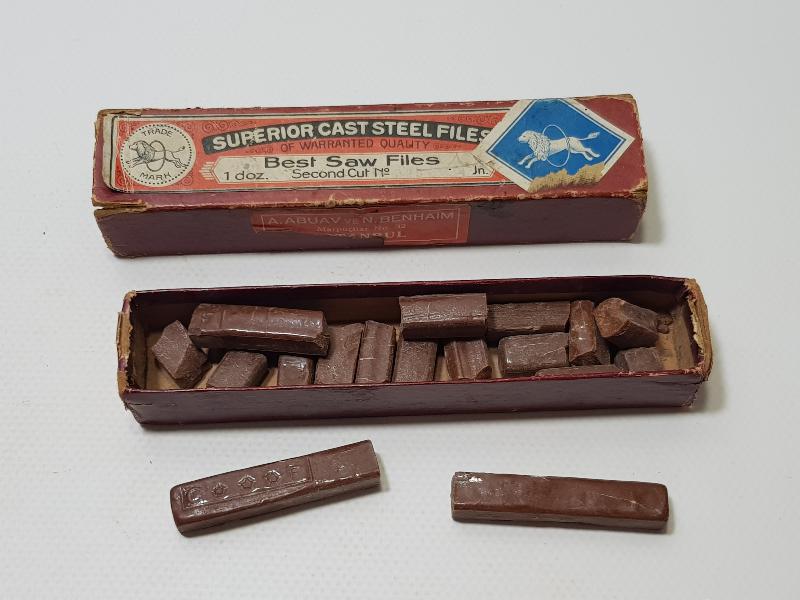 ANTİKA ORJİNAL KUTUSUNDA MÜHÜR MUMLARI