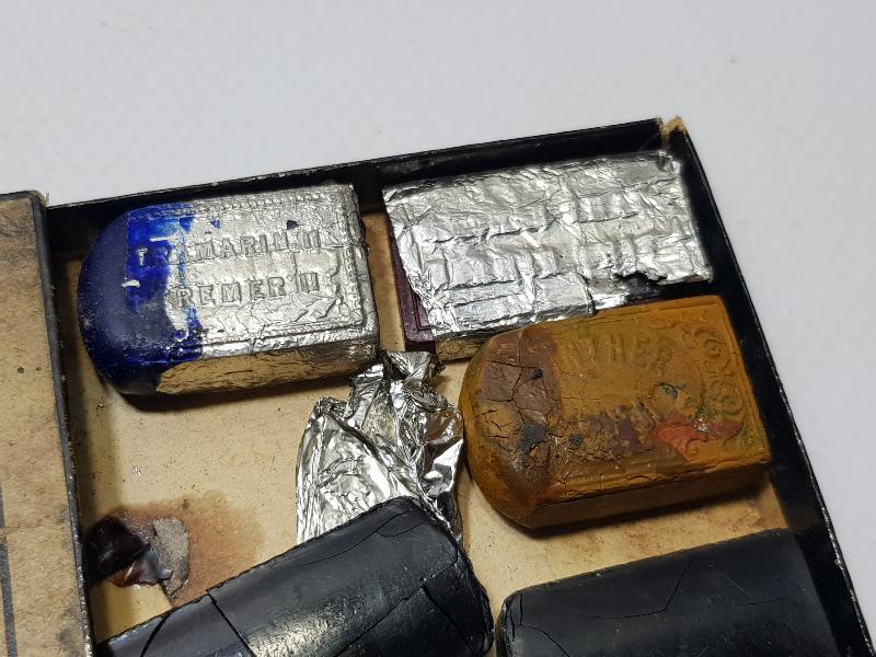 OSMANLI DÖNEMİ KUTUSUNDA PELİKAN KATI MÜREKKEP KALIPLARI 