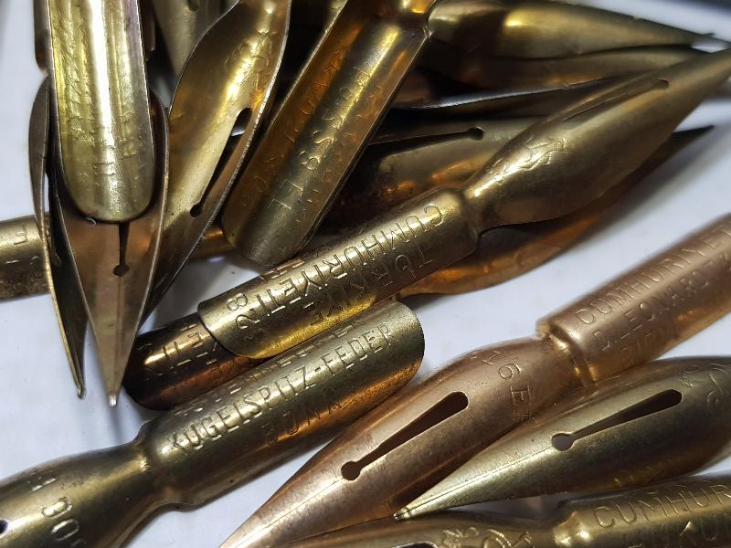 TÜRKIYE CUMHURIYETI HÜKUMETI YAZILI ORJİNAL KUTUSUNDA DİVİT UÇLARI 