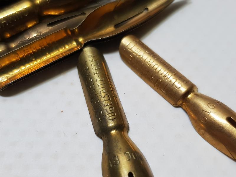 TÜRKIYE CUMHURIYETI HÜKUMETI YAZILI ORJİNAL KUTUSUNDA DİVİT UÇLARI 