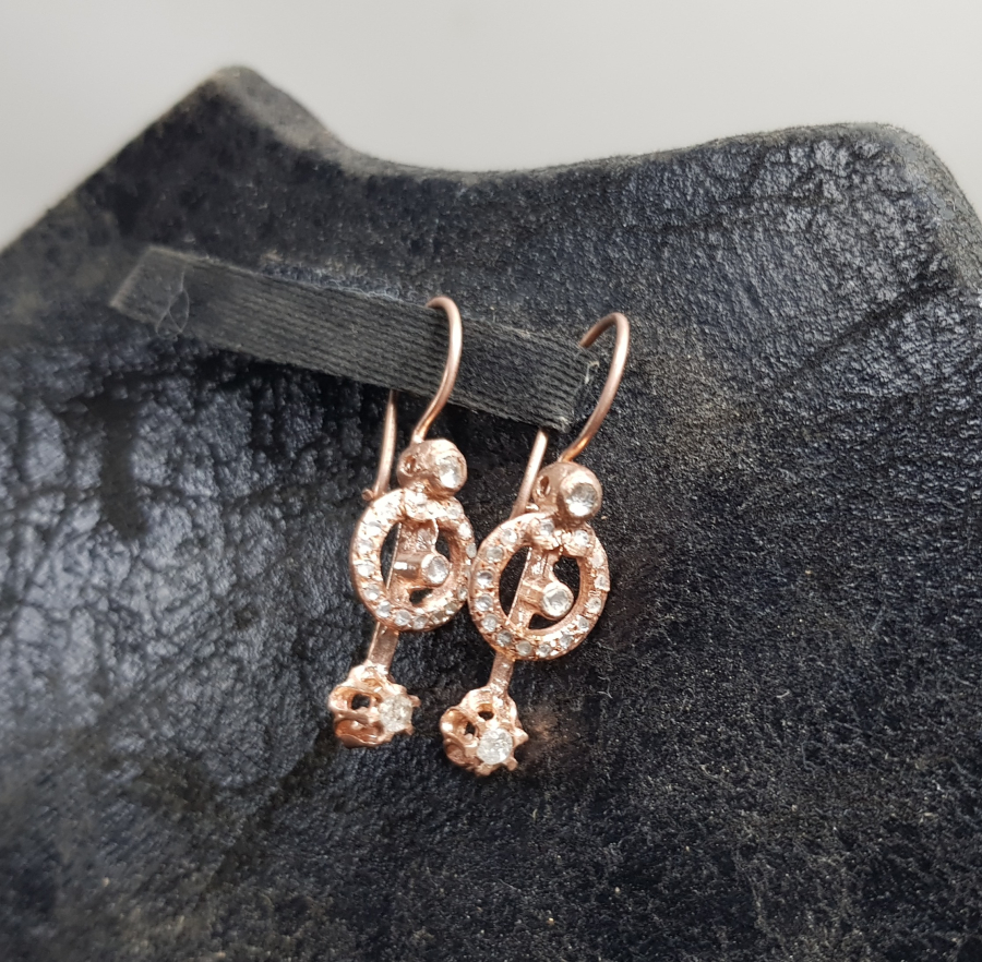 ELMAS TAŞLI ÖZEL YAPIM KÜPE