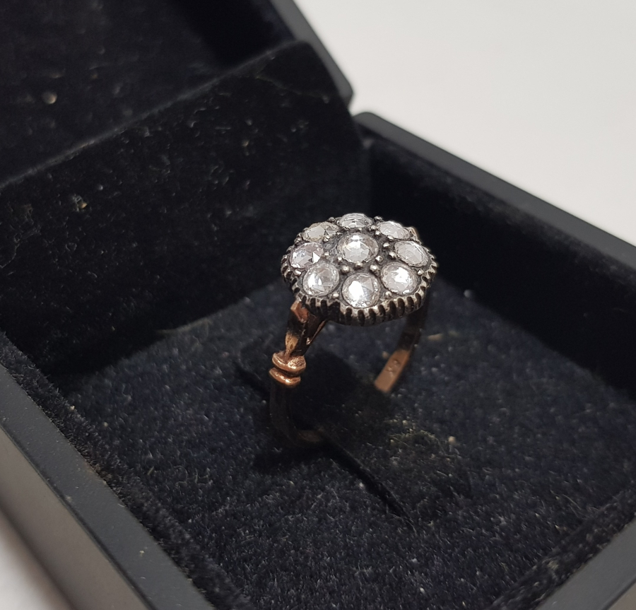 İRİ TAŞLI ÖZEL YAPIM ALTIN MONTÜRLÜ ELMAS YÜZÜK