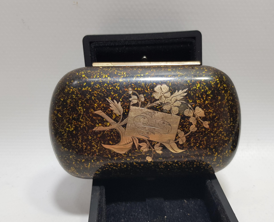 OSMANLI DÖNEMİ ALTIN GEÇME İŞÇİLİKLİ LAKE ZENNE İŞİ SİGARA TABAKASI