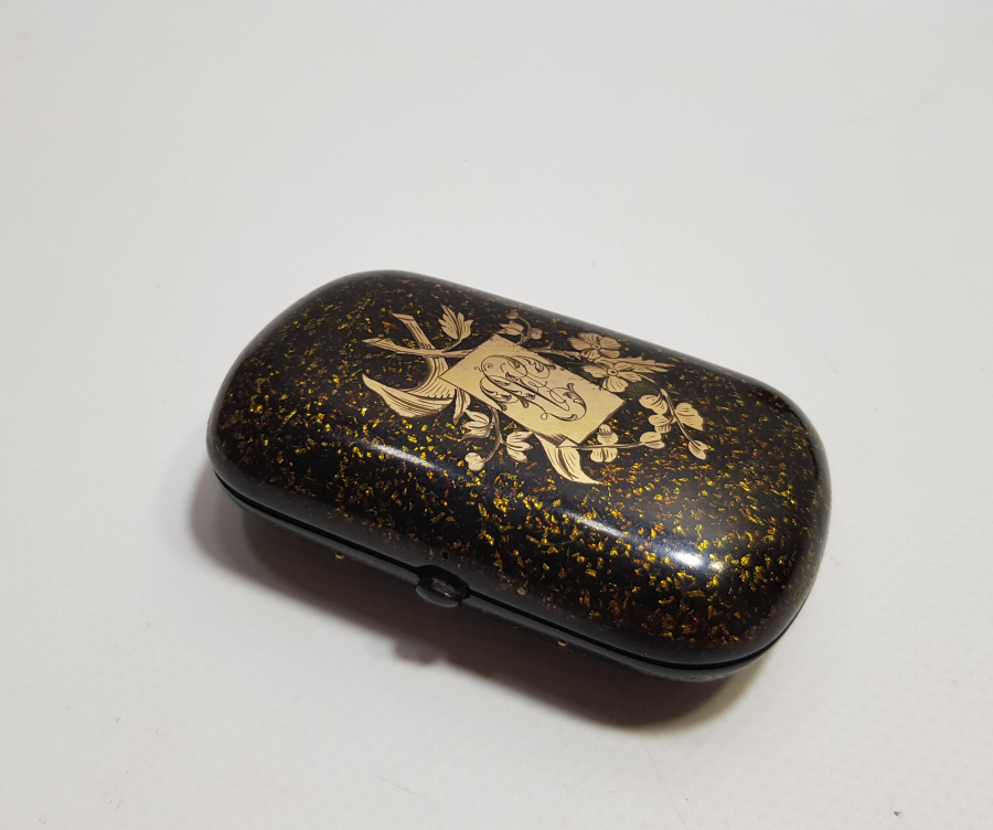 OSMANLI DÖNEMİ ALTIN GEÇME İŞÇİLİKLİ LAKE ZENNE İŞİ SİGARA TABAKASI