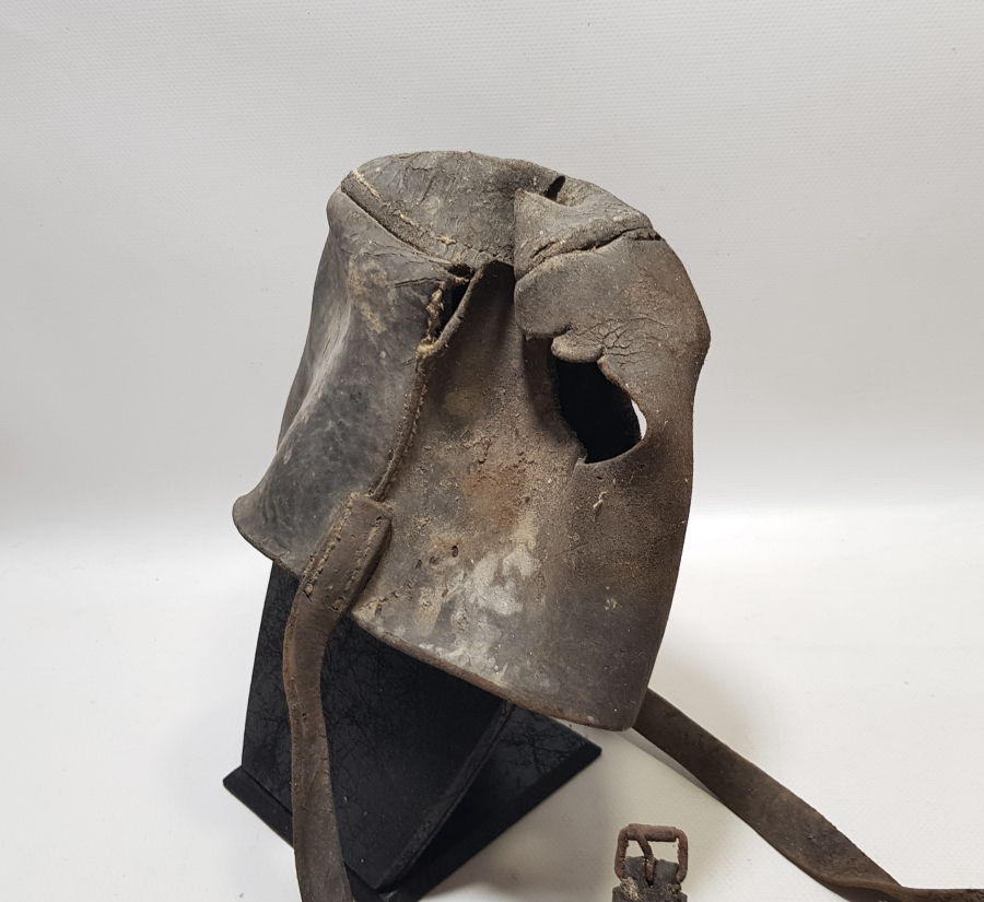 OSMANLI DÖNEMİ ÇOK NADİR DERİ CELLAT MASKESİ