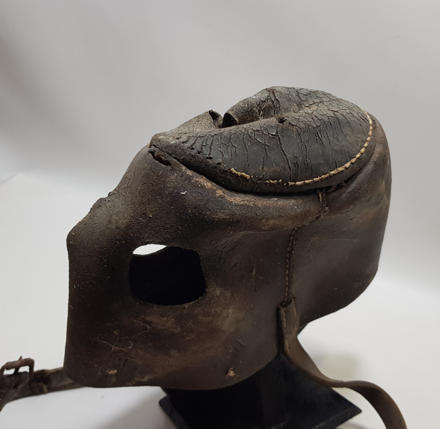 OSMANLI DÖNEMİ ÇOK NADİR DERİ CELLAT MASKESİ