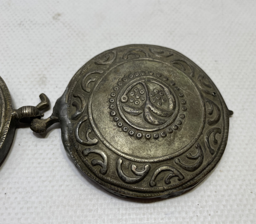 OSMANLI DÖNEMİ ÜZERİNDE DENİZCİ ÇIPASI GÖRSELİ BULUNAN KABARTMA İŞÇİLİKLİ BURSA İŞİ GELİN KEMERİ