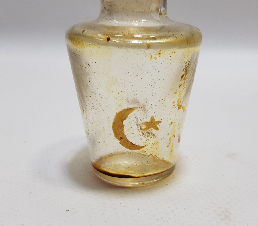 ÜZERİ AY YILDIZLI VE OSMANLICA YAZILI ÇOK NADİR BEYKOZ ŞİŞE