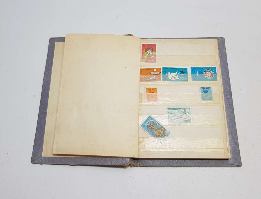 YERLİ VE YABANCI PULLARDAN OLUŞAN ANTİKA PUL ALBÜMÜ