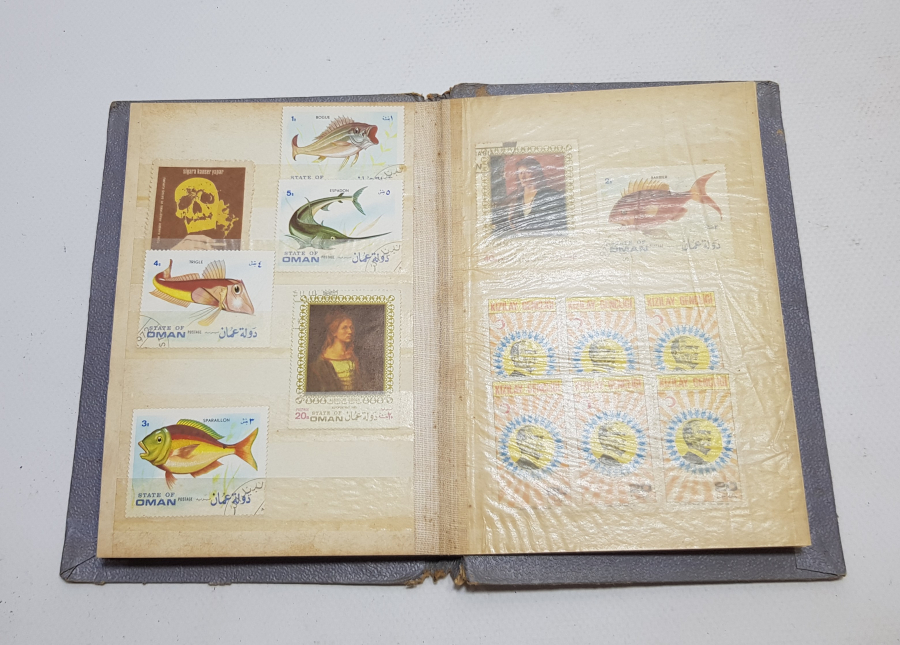 YERLİ VE YABANCI PULLARDAN OLUŞAN ANTİKA PUL ALBÜMÜ