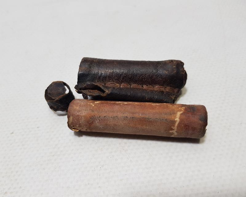 DERİ KILIFI İÇİNDE İBRANİCE EL YAZMA TILSIM DUASI BULUNAN ÇOK NADİR HAMAYIL 