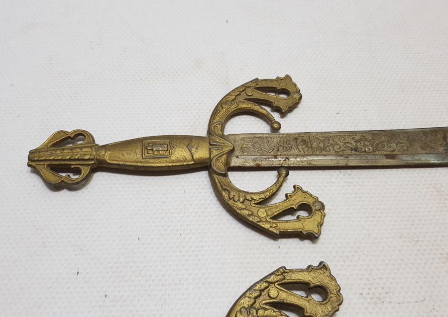 KABARTMA İŞÇİLİKLİ ANTİKA AVRUPA YAPIMI ÇİFT ZARF AÇACAĞI