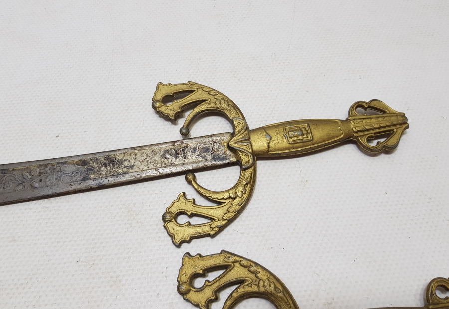 KABARTMA İŞÇİLİKLİ ANTİKA AVRUPA YAPIMI ÇİFT ZARF AÇACAĞI