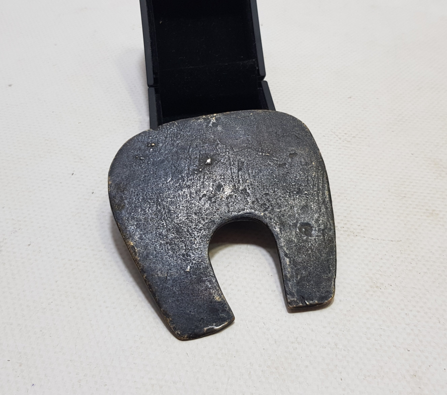 OSMANLI DÖNEMİ NAL FORMUNDA YAPILMIŞ ÇOK NADİR EL KAZIMA AT SÜVARİ TILSIMI