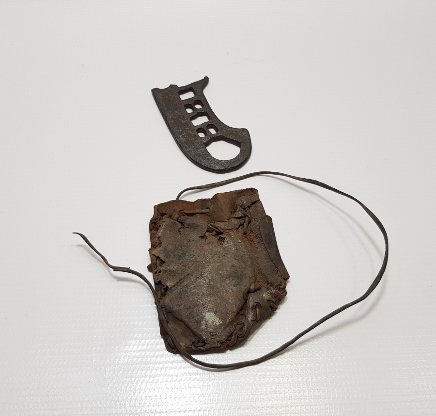 ORİJİNAL DERİ KESESİNDE OSMANLI DÖNEMİ KAV ÇAKMAĞI