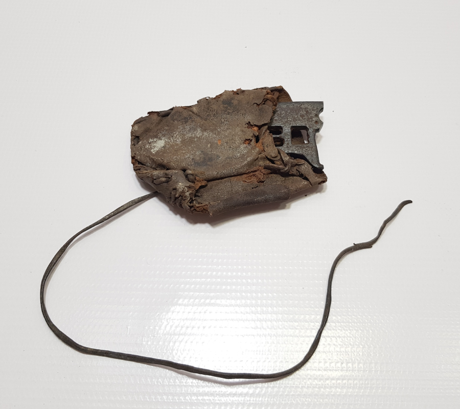 ORİJİNAL DERİ KESESİNDE OSMANLI DÖNEMİ KAV ÇAKMAĞI