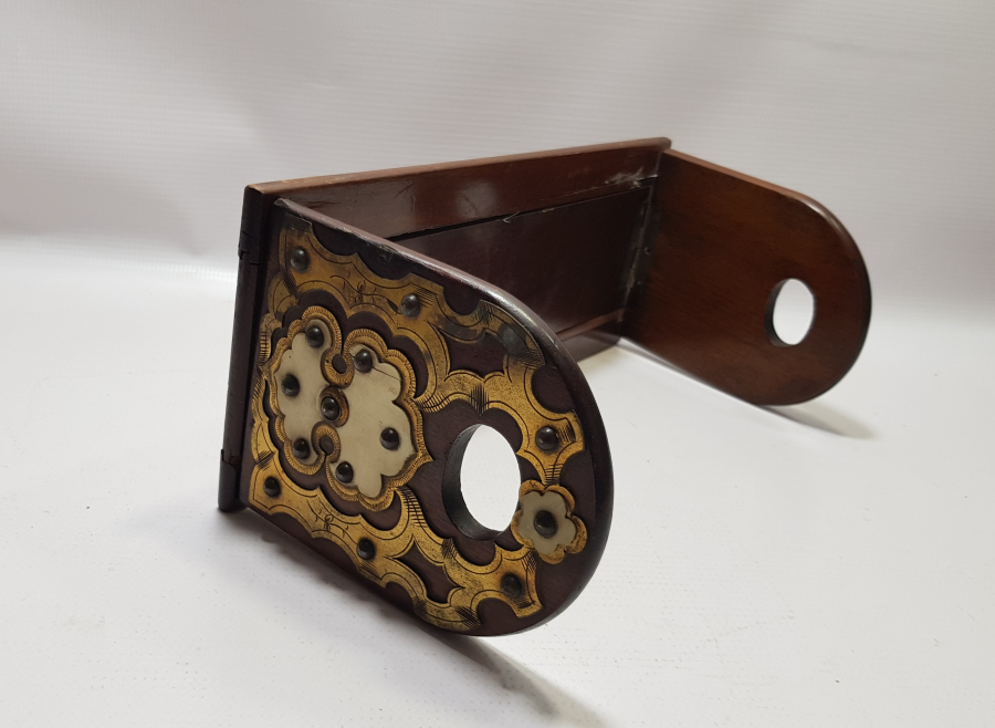 OSMANLI DÖNEMİ AHŞAP ÜZERİ ALTIN VARAKLI METAL VE FİLDİŞİ APLİKLİ ÇOK NADİR MASA ÜSTÜ KİTAPLIĞI