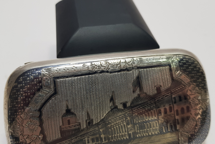 KREMLİN SARAYI GÖRSELLİ VE 1876 TARİHLİ SAVATLI RUS GÜMÜŞ TÜTÜN TABAKASI