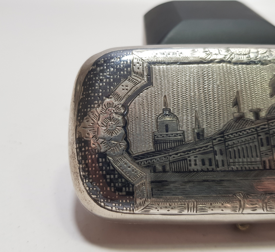 KREMLİN SARAYI GÖRSELLİ VE 1876 TARİHLİ SAVATLI RUS GÜMÜŞ TÜTÜN TABAKASI